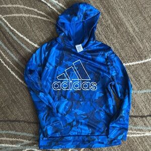 Blue sweatshirt with pockets